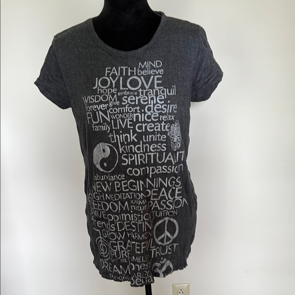 Gray Graphic Tee crinkled cotton with Inspirational Words. Size M